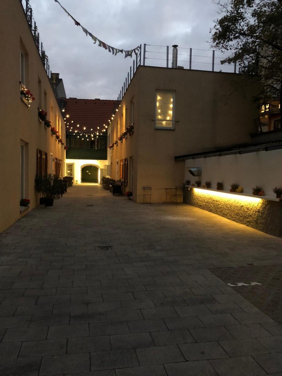 Boutique Hostel Zum Goldenen Kegel Wien Exterior foto